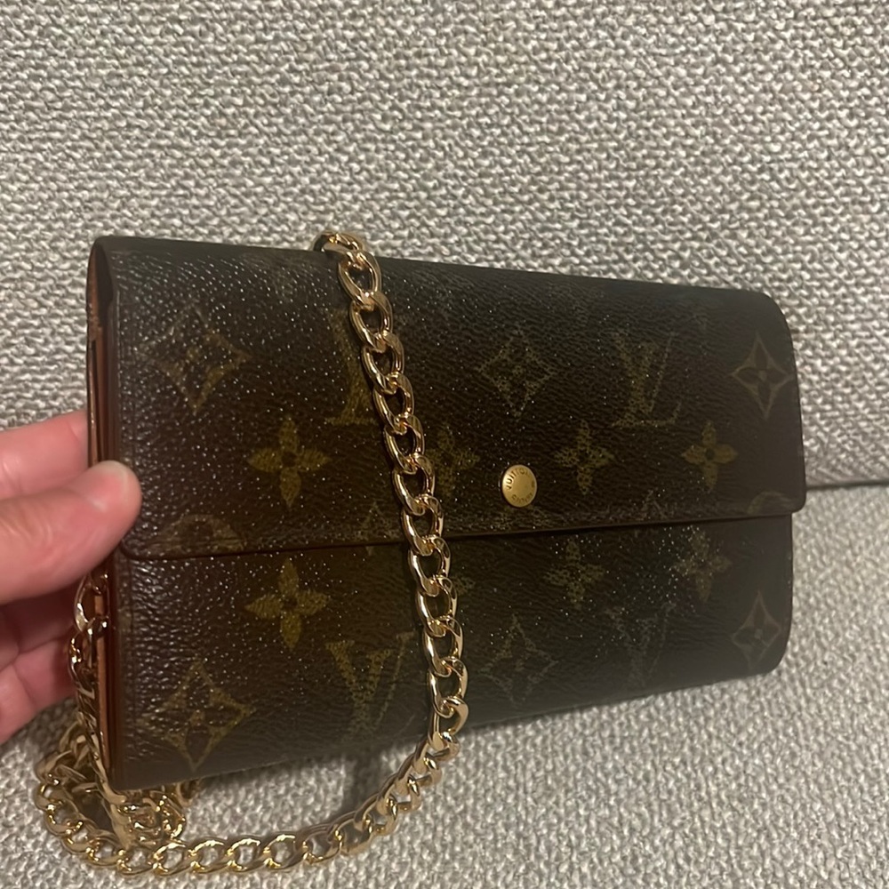 Authentic Vintage Louis Vuitton Sarah wallet WOC CA0936